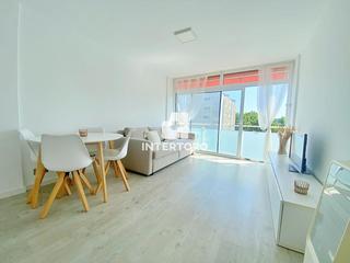 Pis  Queralbs. Luminoso apartamento en platja daro