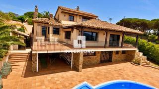 Xalet  Mestre daixa. Vistas panorámicas, esencia señorial y máximo confort una villa