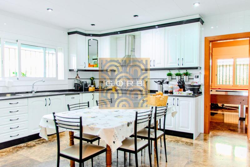 Foto 207f3f04-2f54-4bd4-9d81-073b25690ef6. Chalet avec chauffage parking piscine dans Argentona est Argentona