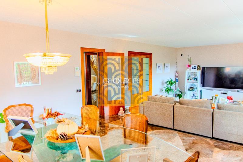 Foto 55019abf-7e13-45b4-8340-75f145008c03. Chalet avec chauffage parking piscine dans Argentona est Argentona