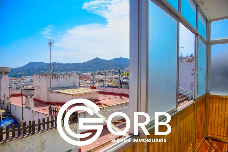 Foto b3beca21-45d9-4bd8-8037-6bad7491ec5b. Piso pisazo con vistas al mar y montaña a pocos metros de rocablanca. en Mataró