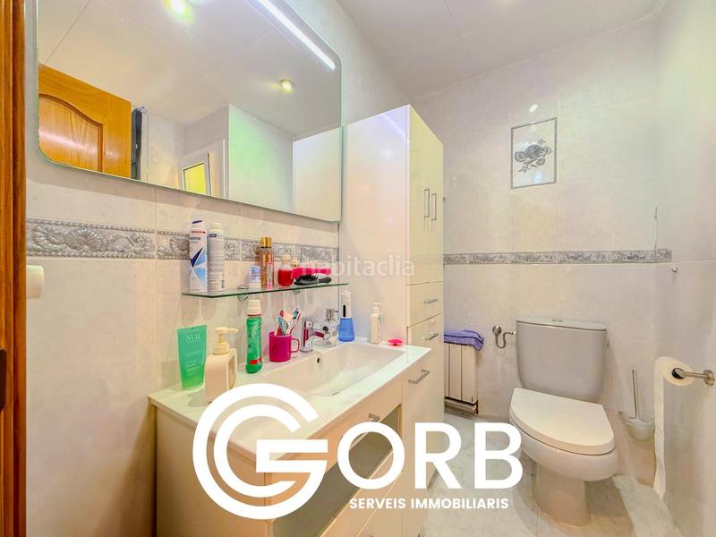 Foto 13d4c275-54d8-41f7-8d38-f7a6443aa974. Piso a 1 minuto de la playa y con una terraza de 60m! espacio, luz y ubicación ! en Canet de Mar