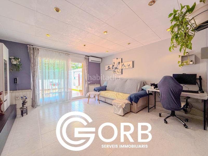 Foto bfea0605-263a-4c0e-afac-b494ae6b97a4. Piso a 1 minuto de la playa y con una terraza de 60m! espacio, luz y ubicación ! en Canet de Mar