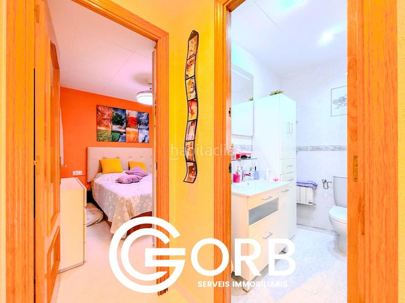Foto cf84876d-a7f0-4466-b95d-a9c60392b002. Piso a 1 minuto de la playa y con una terraza de 60m! espacio, luz y ubicación ! en Canet de Mar