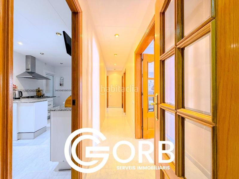 Foto d0ac08fc-7e04-49d8-9dd6-cca099409dc9. Piso a 1 minuto de la playa y con una terraza de 60m! espacio, luz y ubicación ! en Canet de Mar