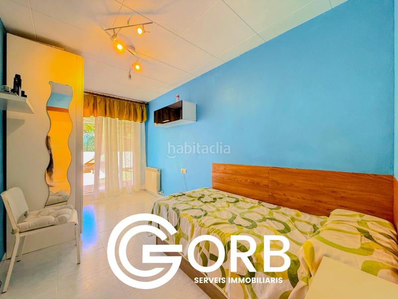 Foto d89a08eb-9cb0-4102-aaf1-9b6502904984. Piso a 1 minuto de la playa y con una terraza de 60m! espacio, luz y ubicación ! en Canet de Mar