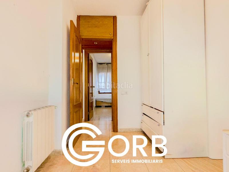 Foto 3d5a6062-24b2-48a5-8adc-1a7405aaf39a. Flat with heating in Rocafonda Mataró