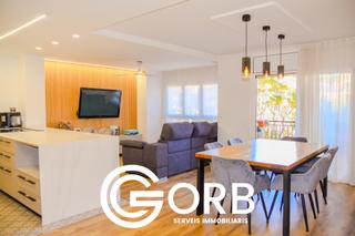 Pis a Rocafonda. Piso de revista listo para entrar a vivir!