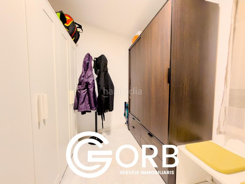 Foto c79a005a-f938-4986-bd37-ac544deb72ae. Piso zona alta de Rocafonda a pocos metres de ronda sant oleguer listo para entrar a vivir! en Mataró