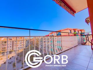 Flat in Rocafonda. Piso esquinero, exterior y con vistas despejadas  luz, altura y