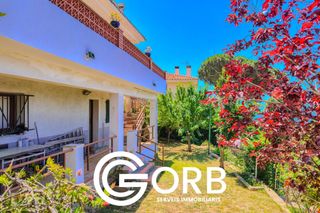 Chalet à Sant Iscle de Vallalta. Casa con vistas al mar, gran parcela y posibilidad de piscina en