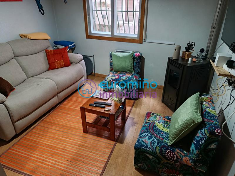 Foto d7d427e8-4c7b-4bee-819e-dc80bda6c4e7. Casa adossada amb calefacció a A Salgueira - O Castaño Vigo
