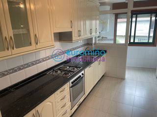 Pis a Rúa castelao 33. Piso amplio de 3 habitaciones ideal para familia