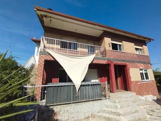 Casa  Avenida médico ballina. Casa venta en lérez