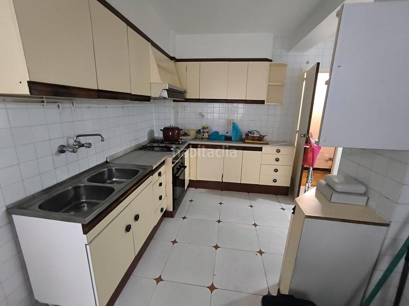 Foto 2c2ee039-a5c3-4cc4-995d-e069a1134ce9. Piso  venta calle echegaray en Centro - Echegaray Pontevedra