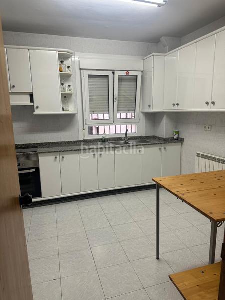 Foto 8729d2d5-cec1-40c0-9f10-e253691f0802. Rent flat with heating in Centro - Echegaray Pontevedra