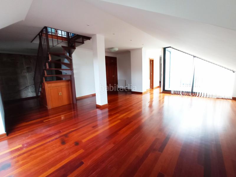 Foto 47455a16-11f9-4221-a309-42a687123ec7. Dúplex duplex en zona monumental con plaza de garaje en Pontevedra