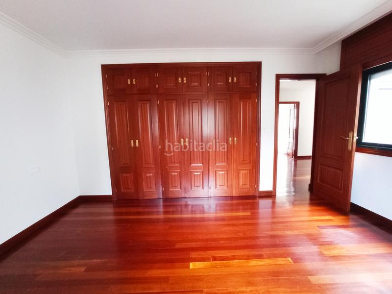 Foto 52f571a5-7505-4d2e-95be-00b4cde37165. Dúplex duplex en zona monumental con plaza de garaje en Pontevedra