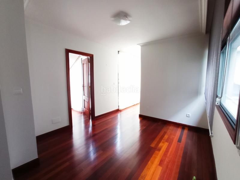 Foto 5de39382-3970-48e2-91ef-18dd5d567bf4. Dúplex duplex en zona monumental con plaza de garaje en Pontevedra