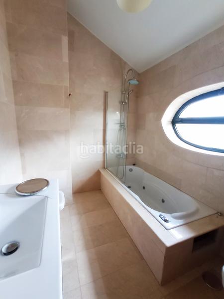 Foto 65e0fe06-c6ec-4d19-81f3-bcec65e7ac95. Dúplex duplex en zona monumental con plaza de garaje en Pontevedra