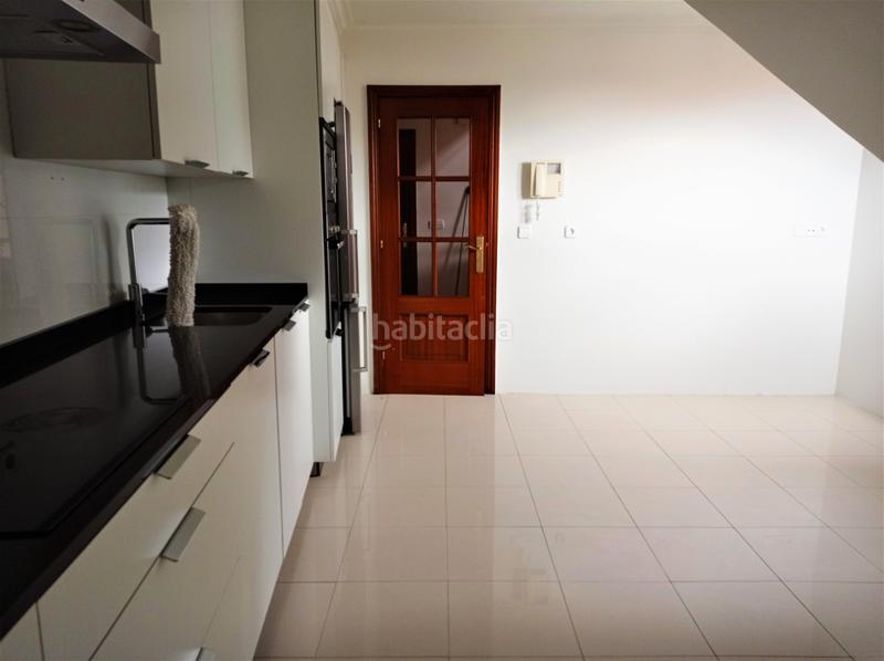 Foto 88abfb18-7944-4e92-95a2-319235240b31. Dúplex duplex en zona monumental con plaza de garaje en Pontevedra