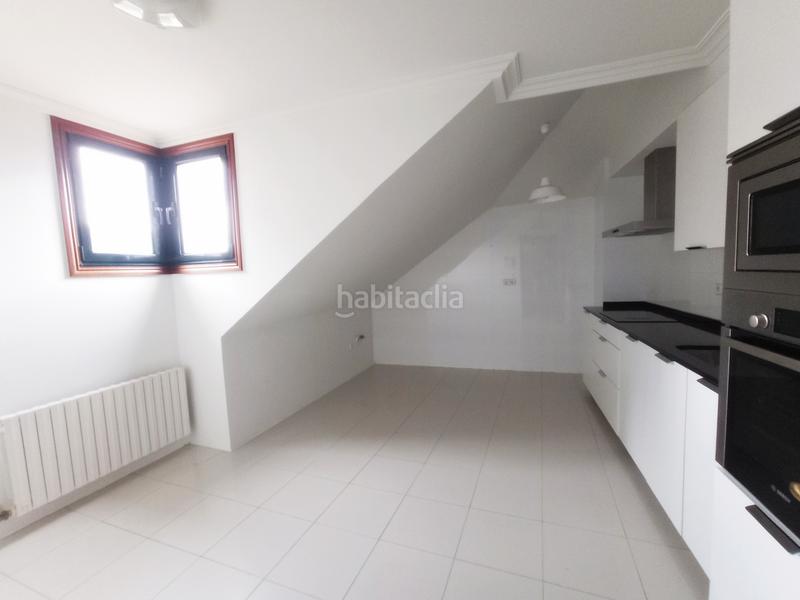 Foto b4fe42bb-05fd-4748-a55a-df935d3ed548. Dúplex duplex en zona monumental con plaza de garaje en Pontevedra