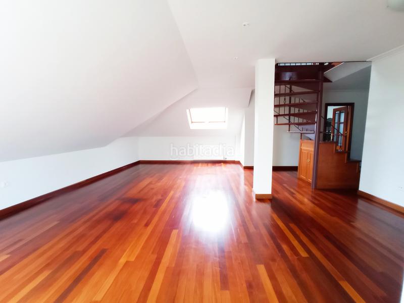 Foto cad66cb2-bcb0-4024-afc4-8fcd41a7637b. Dúplex duplex en zona monumental con plaza de garaje en Pontevedra