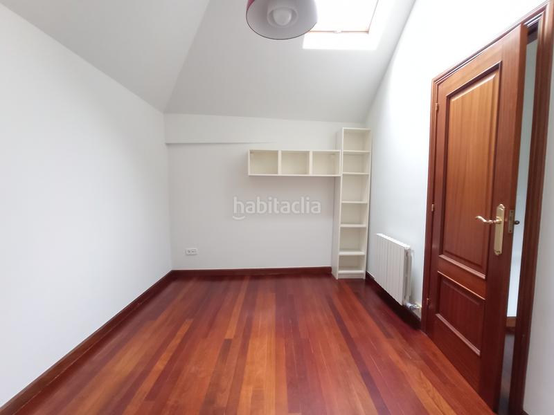 Foto db0e6041-e3f9-4bbc-825d-2cae5963e338. Dúplex duplex en zona monumental con plaza de garaje en Pontevedra