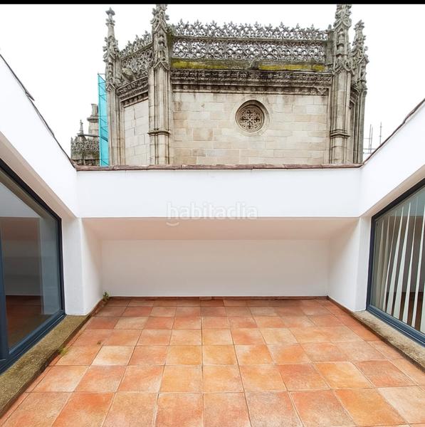 Foto f96056c6-a304-4aea-b4bb-663a0c774935. Dúplex duplex en zona monumental con plaza de garaje en Pontevedra