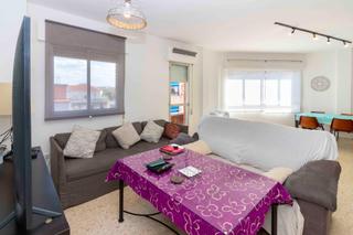 Appartement à San Roque - Ronda Norte. Oportunidad única! amplio piso de esquina con tres dormitorios e