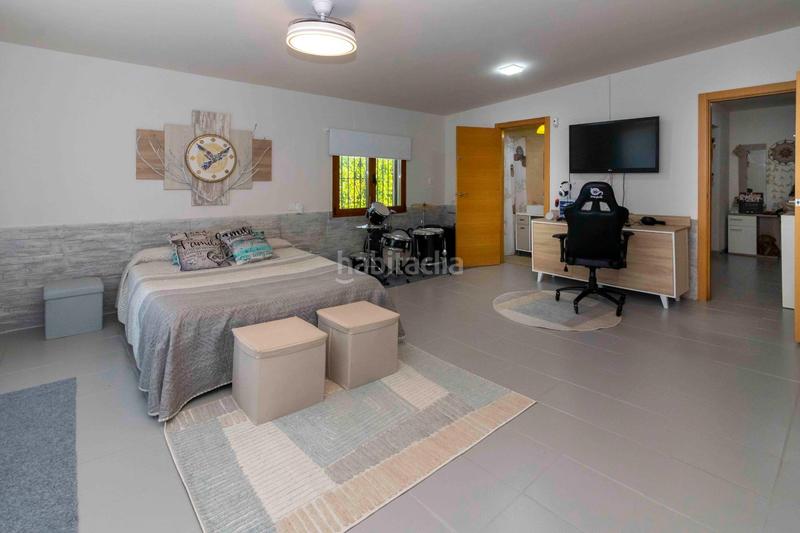 Foto 33c13598-67b7-4c99-95ca-b649af76a638. Chalet avec chauffage parking piscine dans Las Vaguadas Badajoz