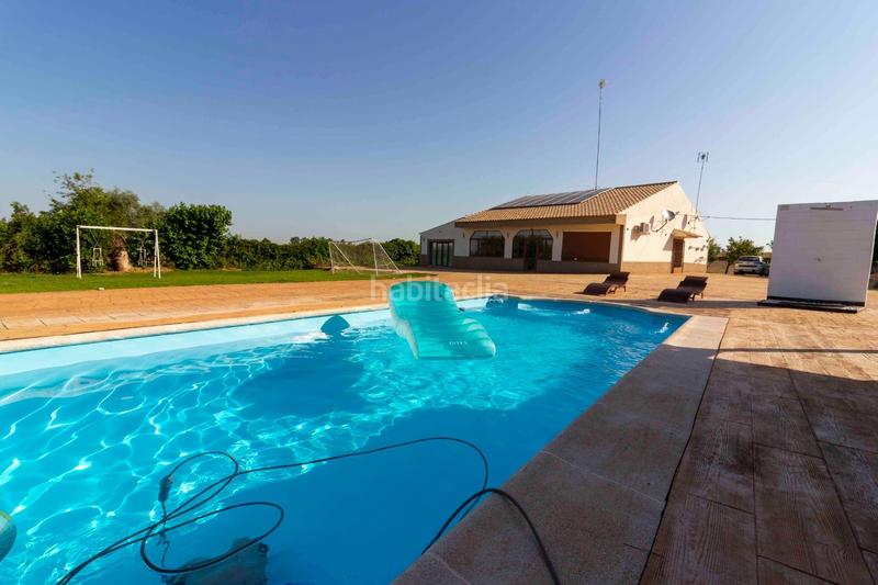 Foto ec760bc8-ce5c-49f2-bed7-b6ac3b6e0372. Chalet avec chauffage parking piscine dans Las Vaguadas Badajoz