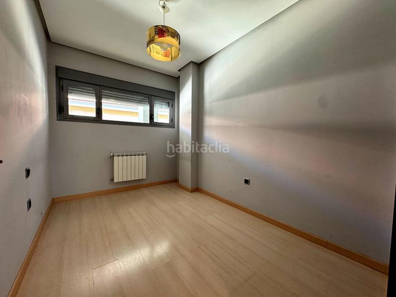 Foto b5dbd207-5631-4b88-a143-6f46feb61ef6. Duplex with heating parking in Maria Auxiliadora - Barriada de Llera Badajoz