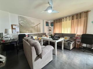 Etagenwohnung in Maria Auxiliadora - Barriada de Llera. Piso de 4 dormitorios cerca de la estación de autobuses