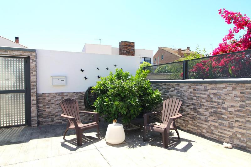 Foto a6e775f7-085e-4a85-a3a1-1ad7bdb396ef. Chalet  independiente en venta jardines del guadiana, en Badajoz