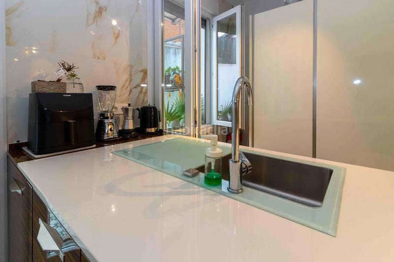 Foto bfaa2a63-dd17-4603-b04c-cc03bdb7a9ea. Casa su vivienda de diseño en pleno centro en Casco Antiguo Badajoz