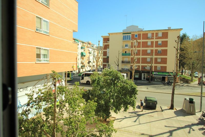 Foto b321c9cc-fb9c-4c8c-880d-9017a6dac42c. Pis amb calefacció aparcament a Carretera de Sevilla - Los Montitos Badajoz