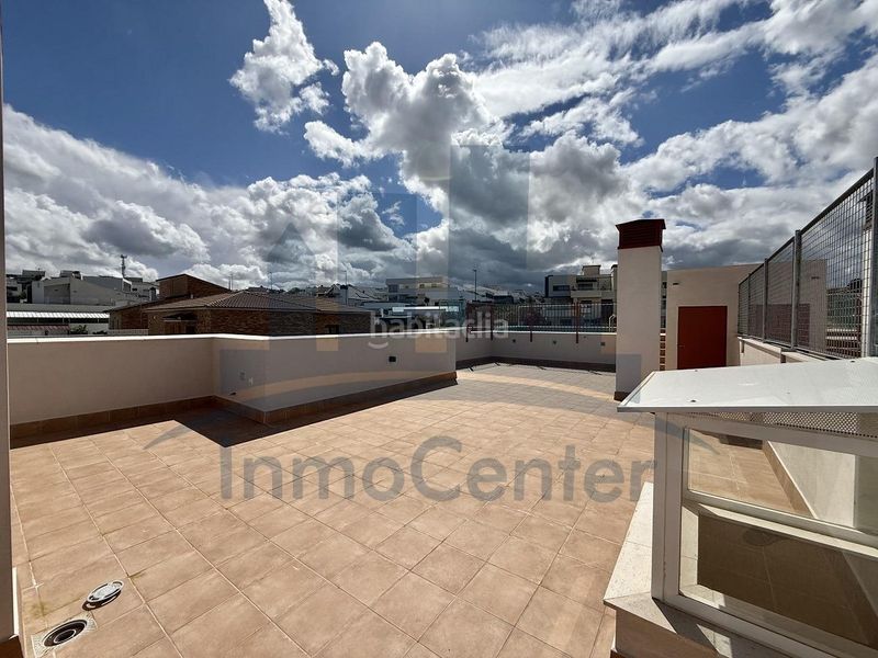 Foto 044e6229-e42f-43c5-9e5e-a7dc3bf1285a. Lloguer àtic amb aparcament piscina a Las Vaguadas Badajoz