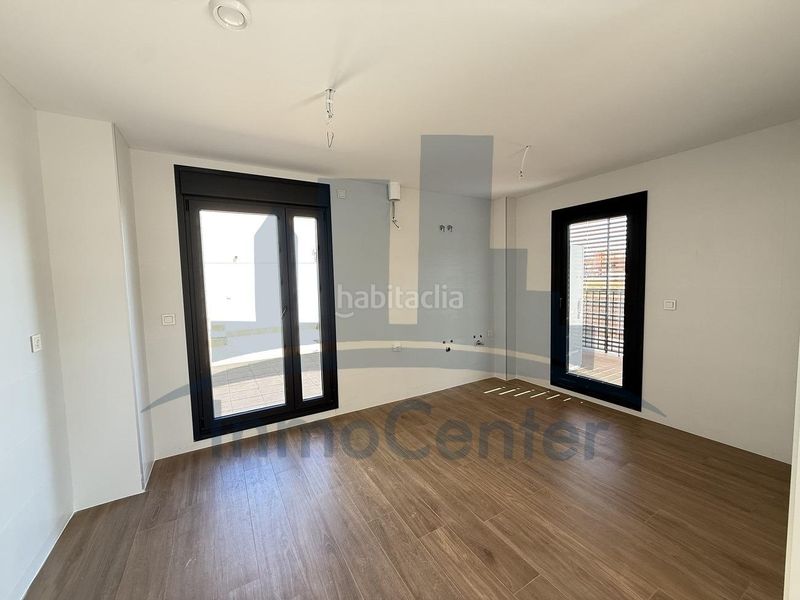 Foto 4ce85f11-10d5-4498-a6b4-9872e3e82d26. Lloguer àtic amb aparcament piscina a Las Vaguadas Badajoz