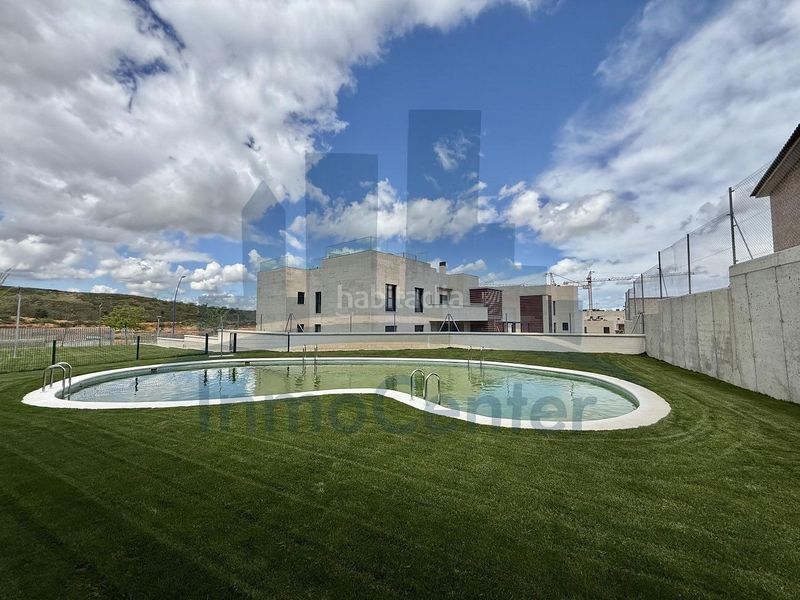 Foto 523a4037-1a69-4261-8905-ddb050979639. Lloguer àtic amb aparcament piscina a Las Vaguadas Badajoz