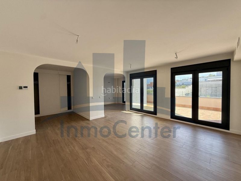 Foto 7c325f7e-3386-4828-a03f-7bb4a368619a. Lloguer àtic amb aparcament piscina a Las Vaguadas Badajoz