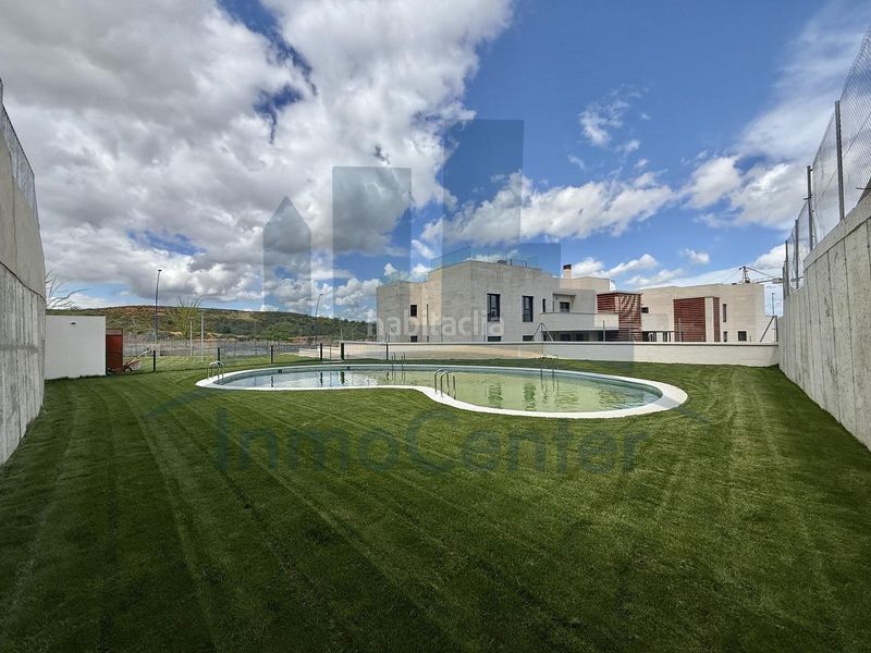 Foto 9f2e64d3-c633-4af5-8874-0a9214f3a7cf. Lloguer àtic amb aparcament piscina a Las Vaguadas Badajoz