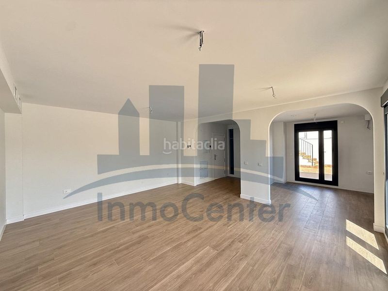 Foto d7c5cb4b-aee5-443a-a5f0-2d3cc1fa2eee. Lloguer àtic amb aparcament piscina a Las Vaguadas Badajoz