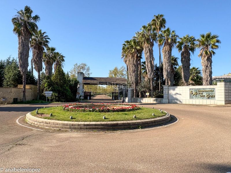 Foto d49ea65b-6f81-4735-b99c-0d8639052703. Pis amb aparcament piscina a Golf Guadiana Badajoz