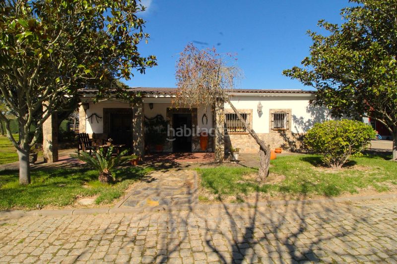 Foto 1404e49f-3d01-44a0-8d0b-9880a481add4. Casa amb calefacció piscina a Carretera de Sevilla - Los Montitos Badajoz