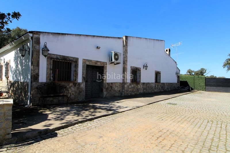 Foto c146369d-0c13-4bf0-9738-210e9400047c. Casa amb calefacció piscina a Carretera de Sevilla - Los Montitos Badajoz