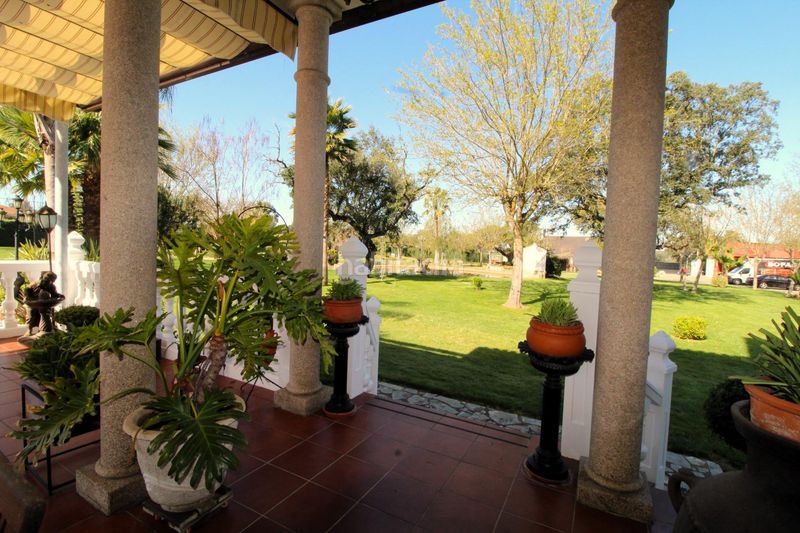 Foto f7cccc57-278e-4ec8-9454-e7ab563b74f3. Casa amb calefacció piscina a Carretera de Sevilla - Los Montitos Badajoz