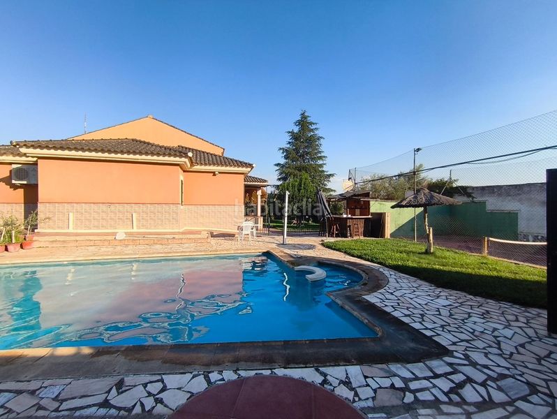 Foto c7d28972-9103-4f52-a52a-ef361ada6880. Xalet amb calefacció aparcament piscina a Carretera de Sevilla - Los Montitos Badajoz