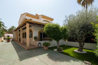 Casa aparellada a Badia Blava-Badia Gran-Tolleric. Exclusivo pareado en llucmajor con vistas al mar y piscina priva