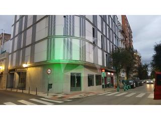 Affitto Locale commerciale in Casco Antiguo. Local comercial en alquiler, zona centro